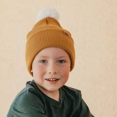 Kids beanie pom pom